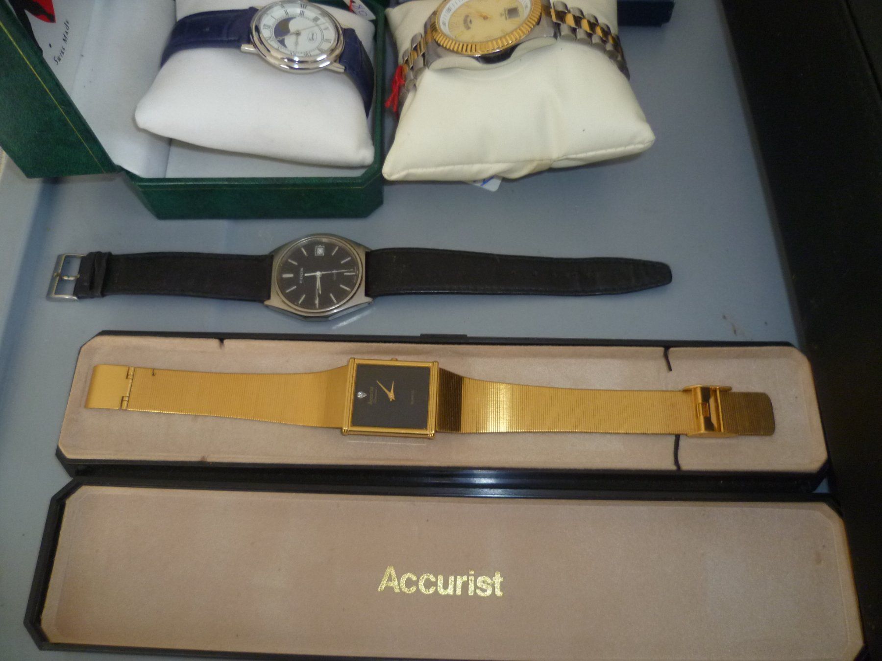 Swiss Montres: UHRENLOT – D'occasion à Hombrechtikon par Minerva_x2 8