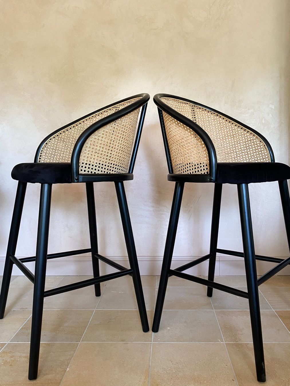 Maisons du monde Sgabelli: Edles Barhocker 2-er Set mit Samtsitz und Rattangeflecht – Nuovo (secondo la descrizione) da Winterthur venduto da hey_smile 1