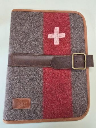 Karlen Swiss Schreibmappe aus Schweizer Armeedecke - NEU