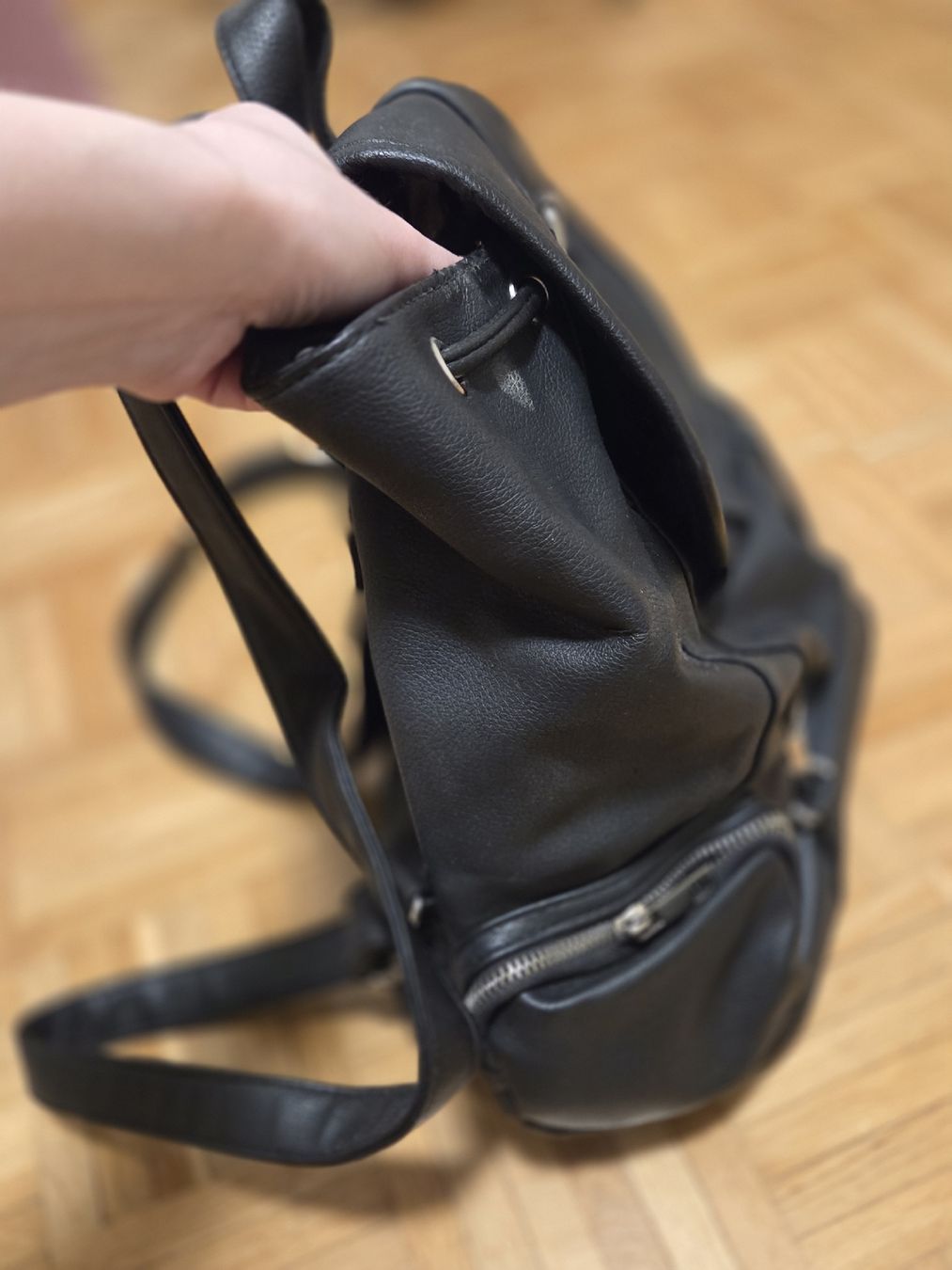 Zaini: Black Faux Leather Backpack – Nuovo (secondo la descrizione) da Basel venduto da nin_8vcy 1