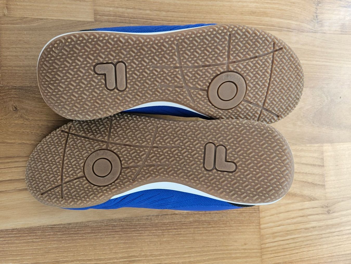 Fila Scarpe per ragazzi: Hallenschuhe / Turnschuhe Gr. 34 – Usato da Ehrendingen venduto da mythical 2