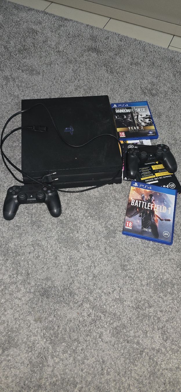 Sony Console: PS4 mit 2 Spiel und Controler – Usato da Bubendorf venduto da urs1990schei