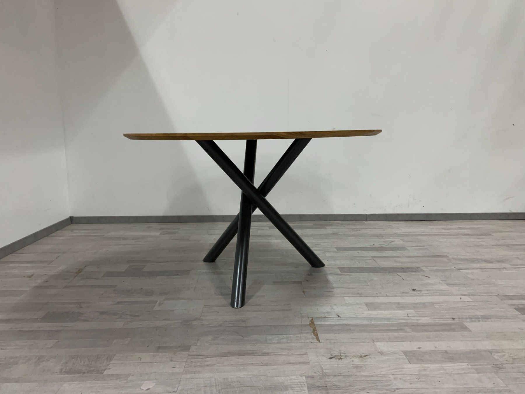 Tische: Runder Esstisch / Eiche, massiv / Durchmesser 120 cm – Neu (gemäss Beschreibung) aus Zürich von  5