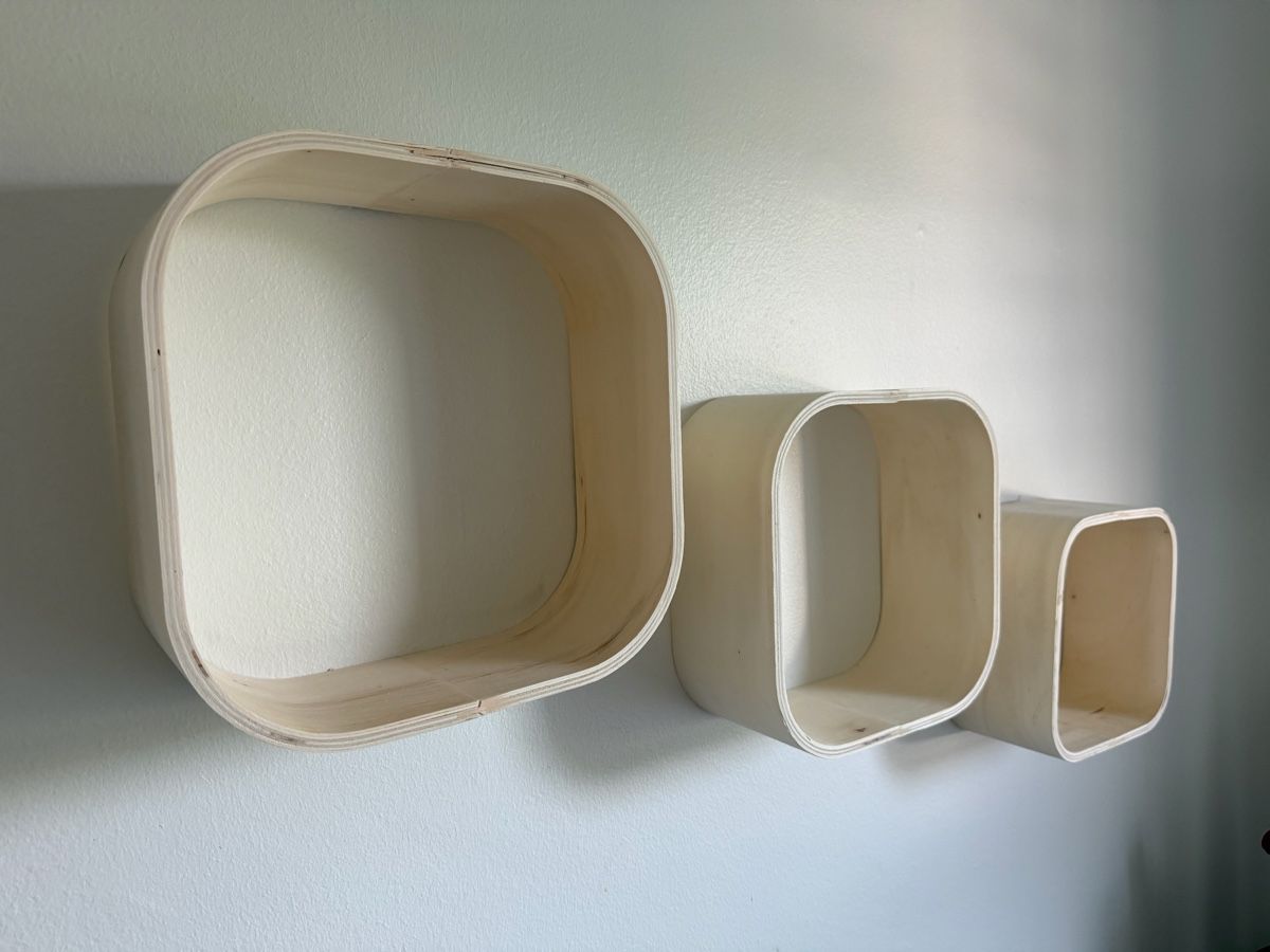 Tutte le decorazioni: Wandregale Holz  – Usato da Oberwil BL venduto da Hariva 1