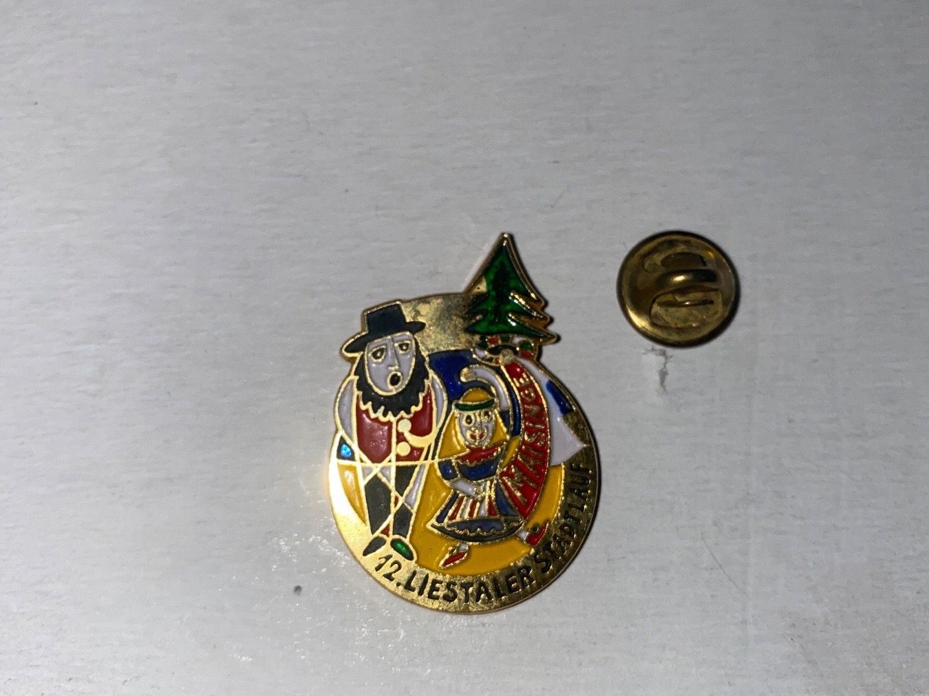 Placchette & Badge: PIN'S - MAISINGE - 12-LIESTALER STADTLAUF – Usato da Le Brassus venduto da cinema13 1