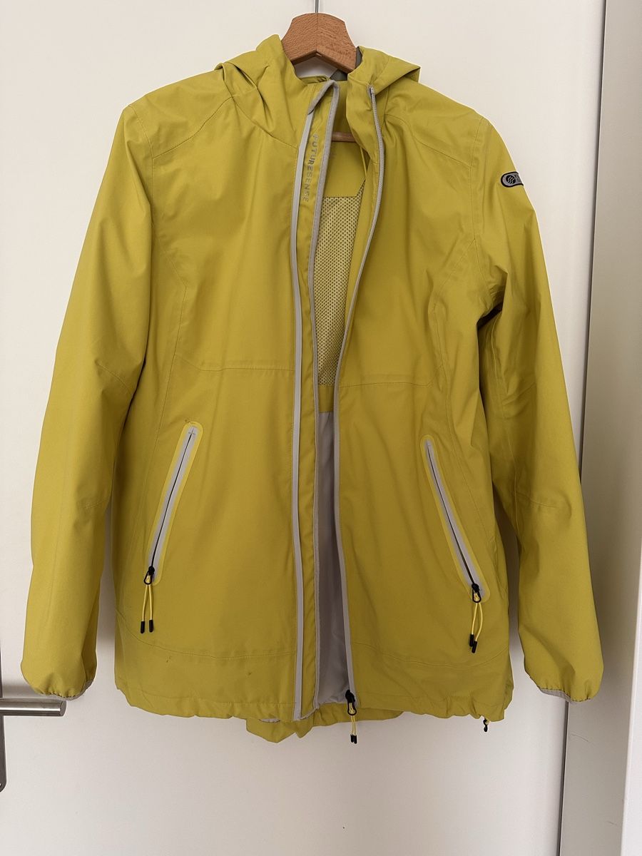 Giacche: C&A Yellow Waterproof Jacket- Perfect for Rain! – Usato da Gümligen venduto da aig_7jjx