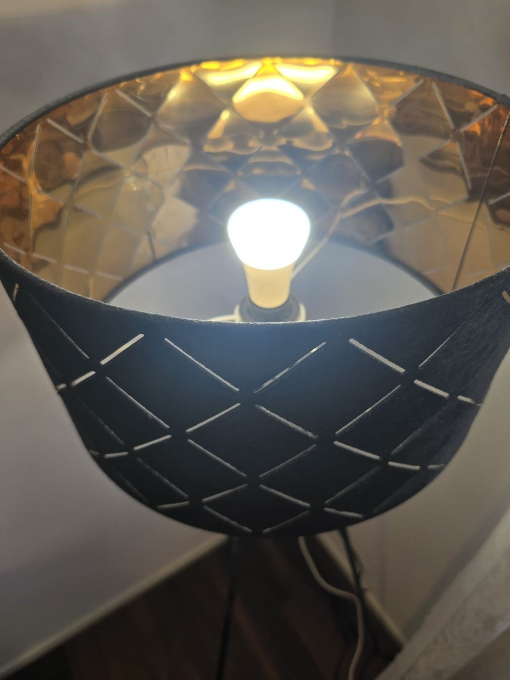 Lampes: Stehlampe mit Hue Birne – D'occasion à Zürich par Sinanino 3