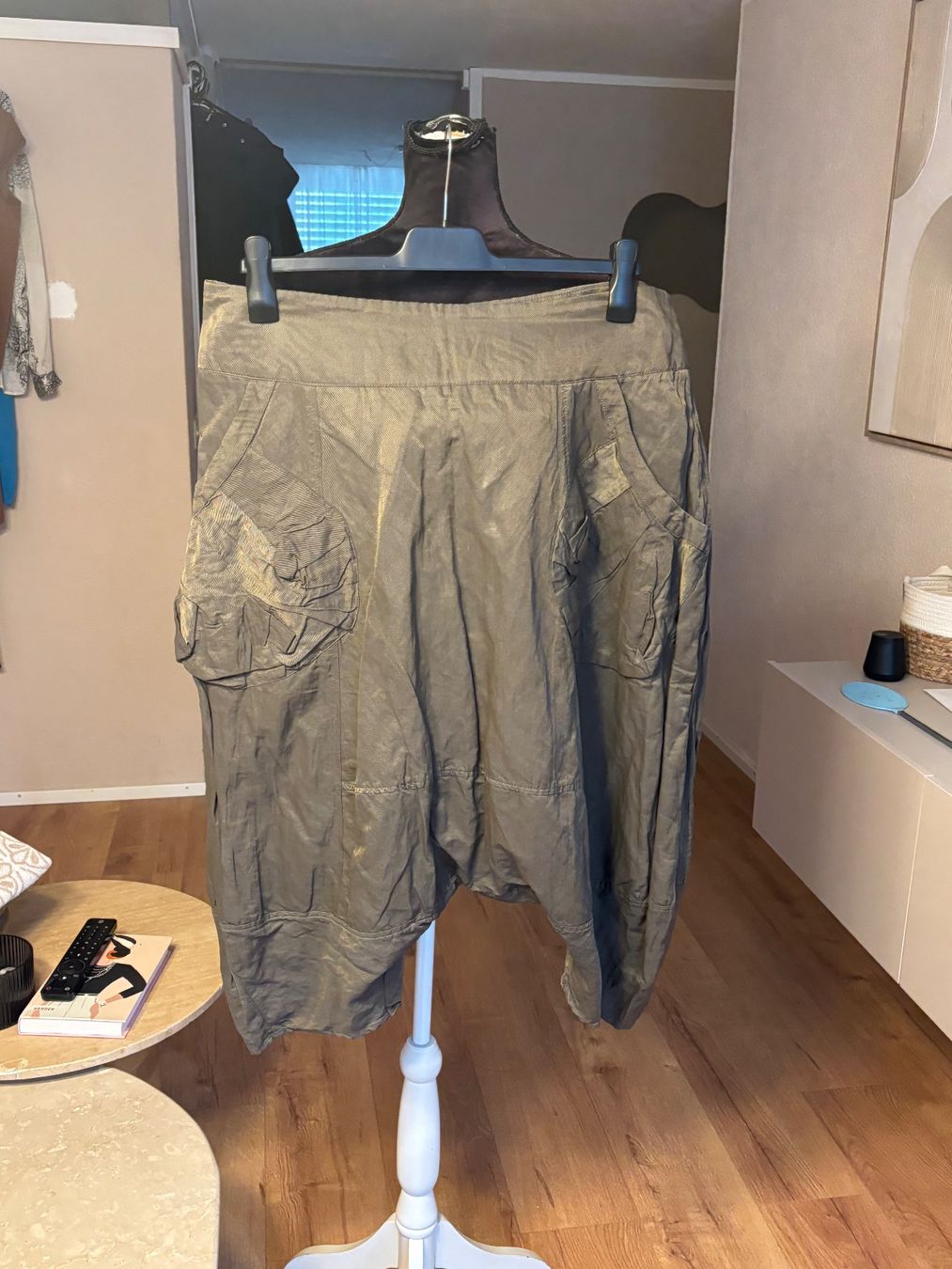 Pantaloni: Elsewhere Sarouel Tiefschritthose  Baumwolle – Usato da St. Margrethen SG venduto da dijanaO 8