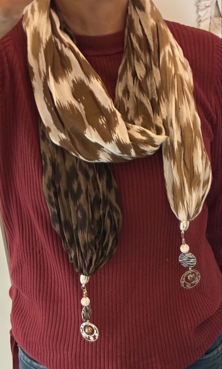 Foulard & Sciarpe: Schal mit Schmuckelementen – Nuovo (secondo la descrizione) da Niederglatt ZH venduto da Gotthelf23 3