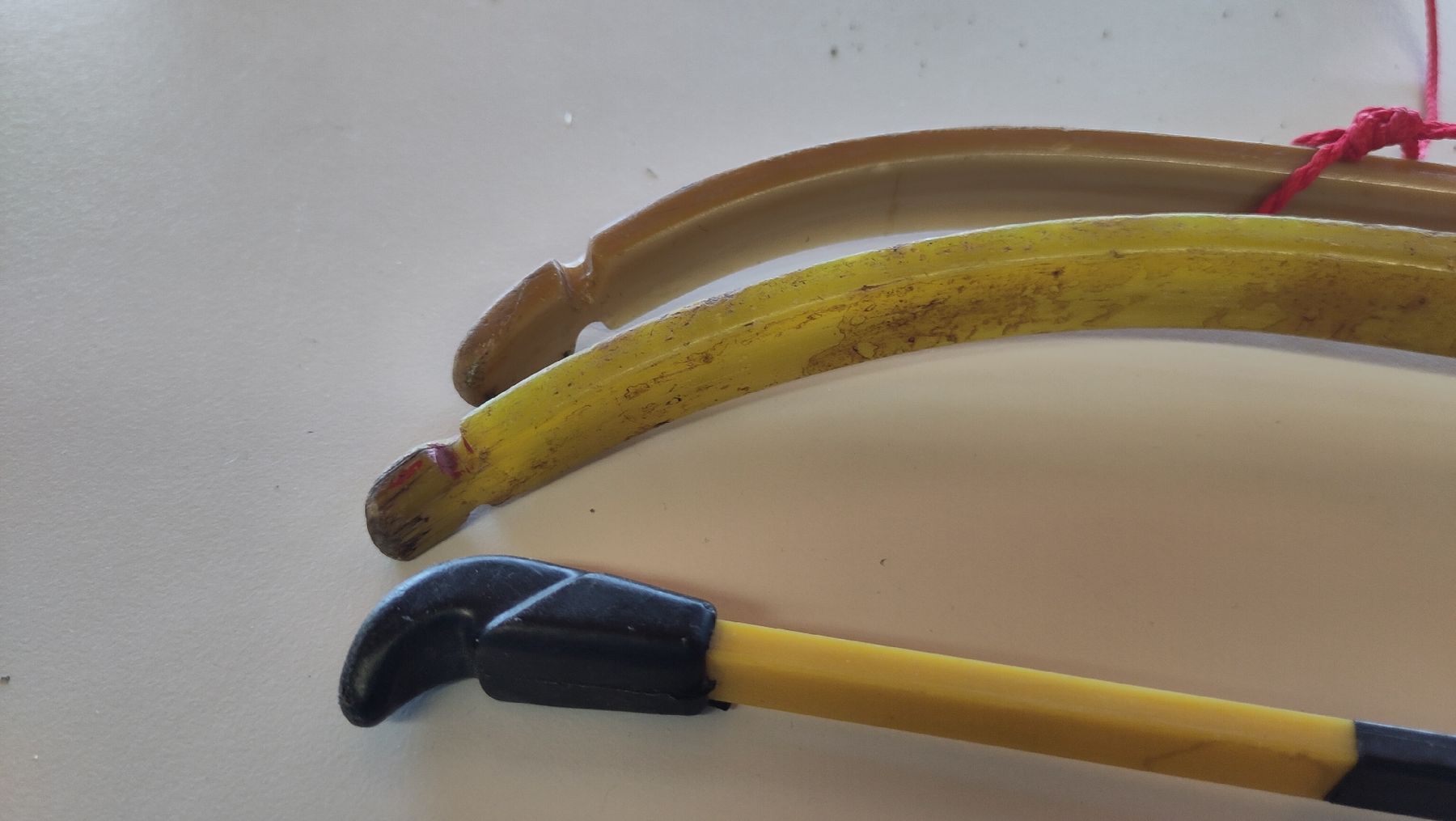 Tiro con l'arco: 3 Kinder Pfeilbogen zu verkaufen  – Usato da Au ZH venduto da fixli81 1