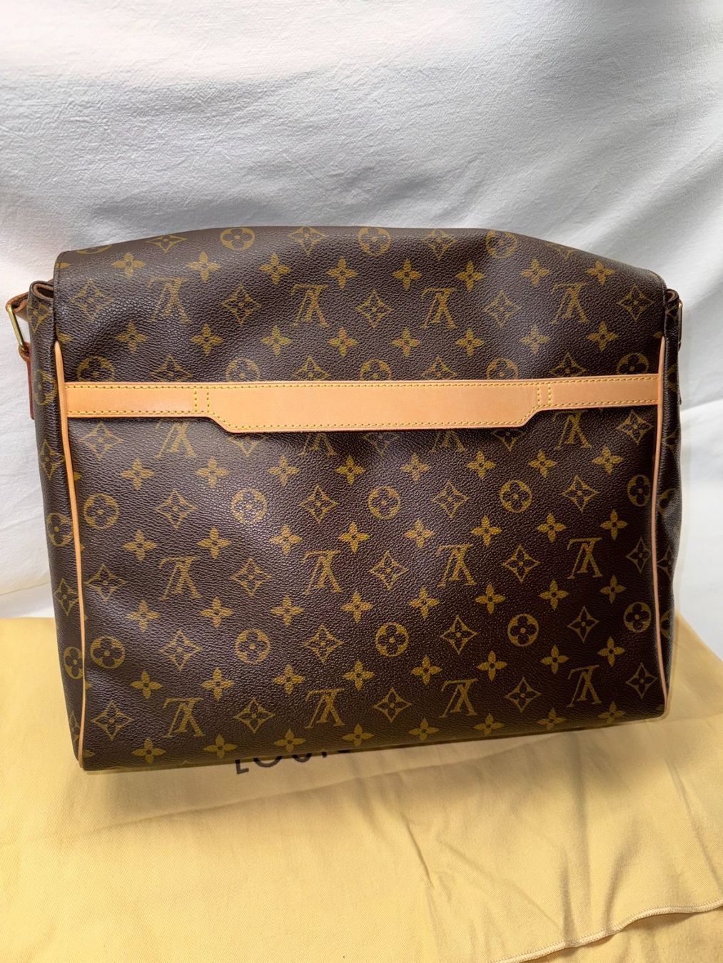Louis Vuitton Taschen: Louis Vuitton Abbesses (Messenger Bag) – Gebraucht aus Altdorf UR von enr_pqr6 1