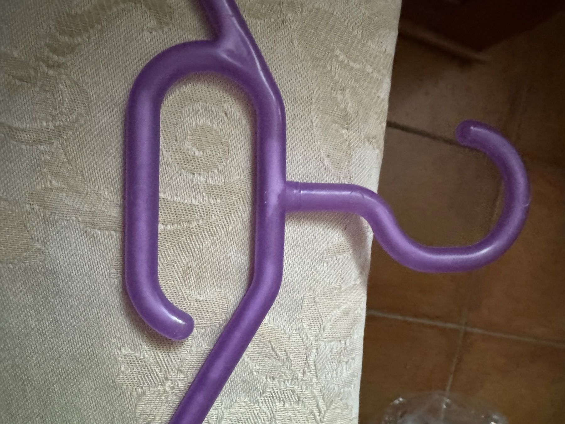 Appendiabiti: 45 cintres culot rose vert Troc – Usato da Veyrier venduto da kimedovapa 3