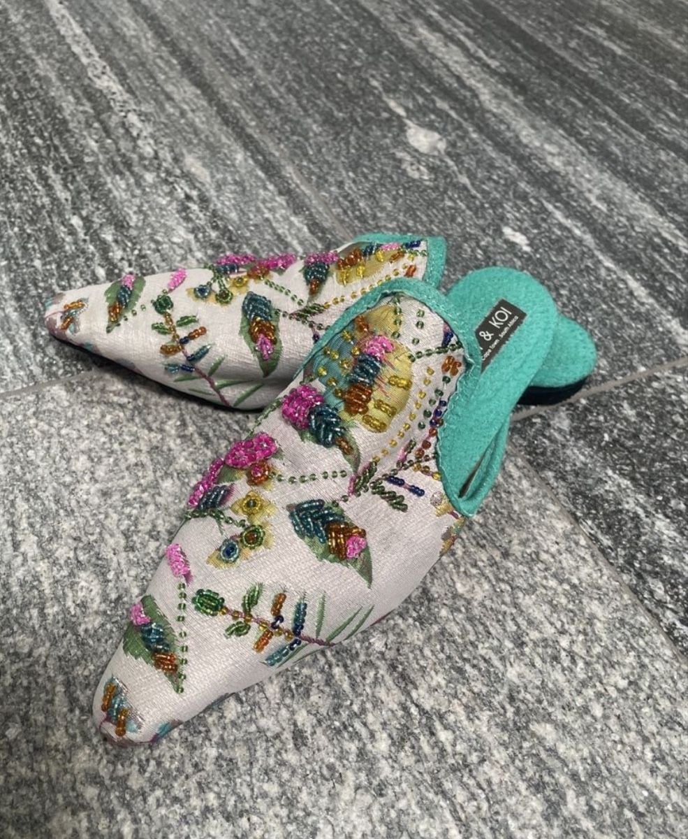 Scarpe da donna: Hand made Floral Mules - Size 37 - New Condition! – Nuovo (secondo la descrizione) da Sementina venduto da NinaDel