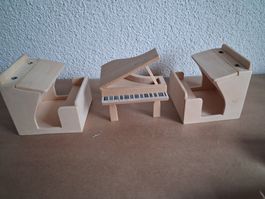 Miniatur Deko Holzmöbeln: Schulbänke + Piano fürs Puppenhaus