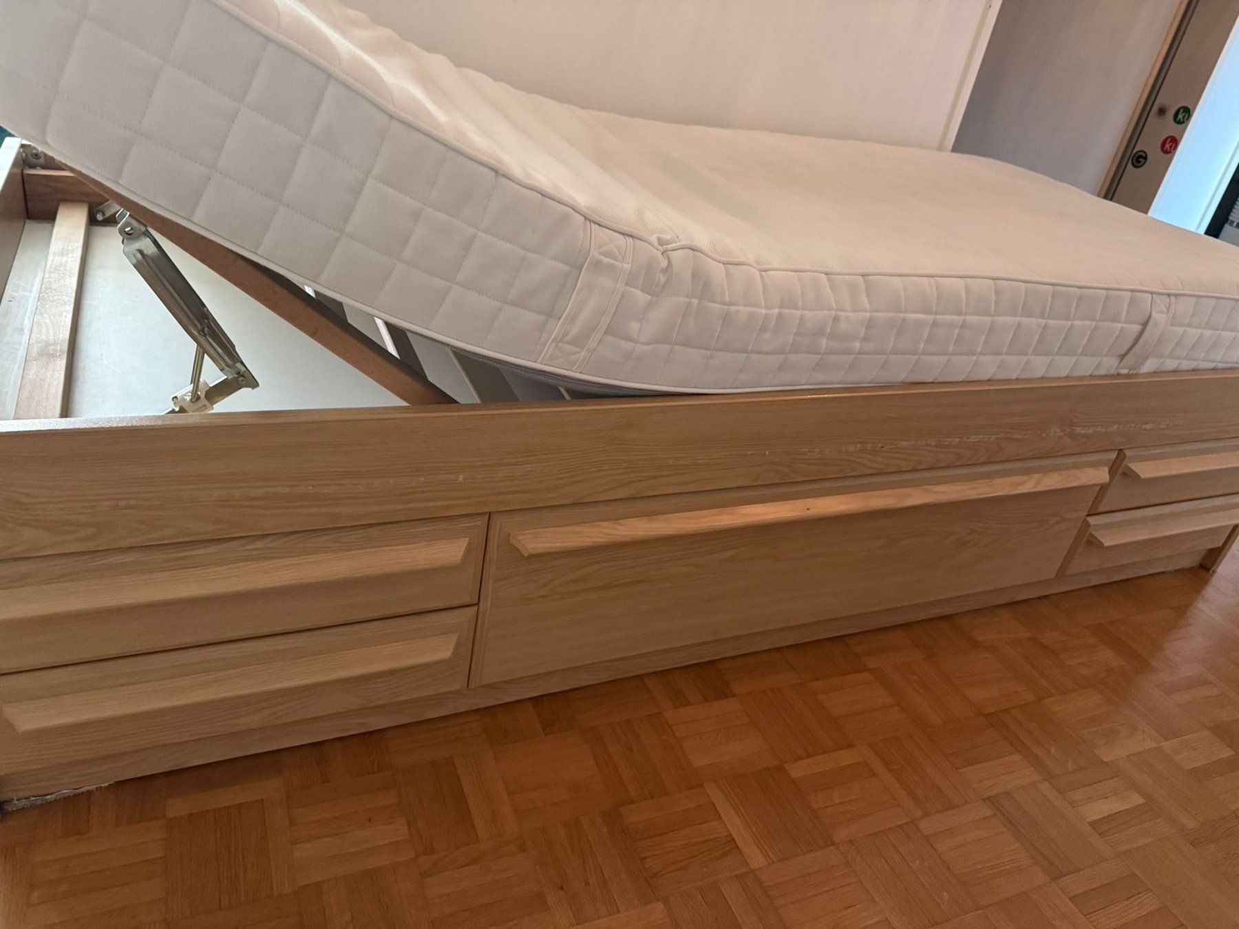 Ikea Matratzen: Einzelbett 90×200 Eiche hell + Schreibtisch – Gebraucht aus Liestal von Mwolff 3