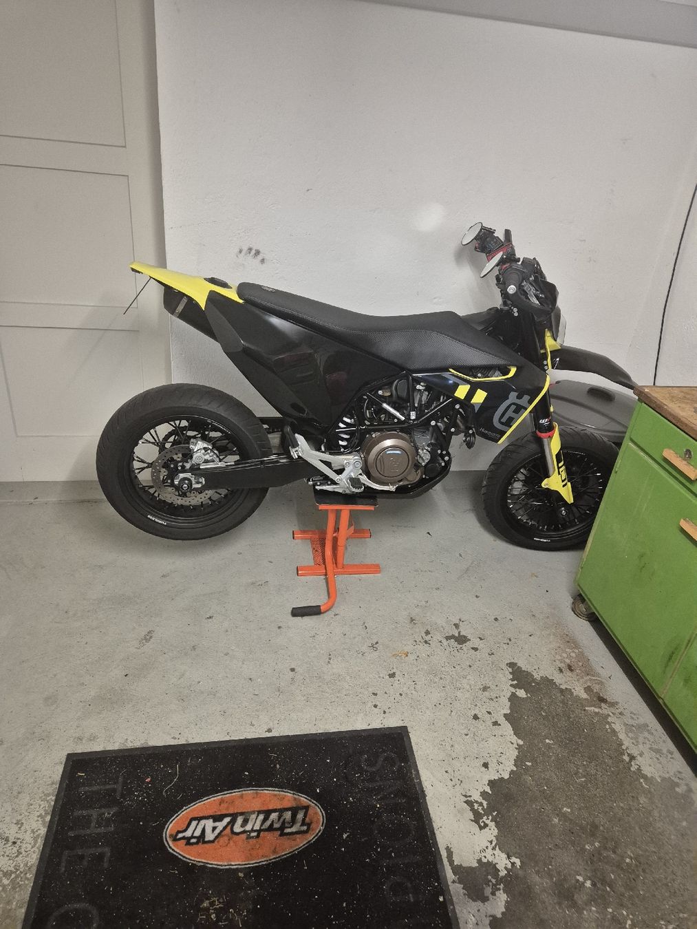 Husqvarna Strasse: Husqvarna 701 2024 – Gebraucht aus Buchrain von Enduro77 1