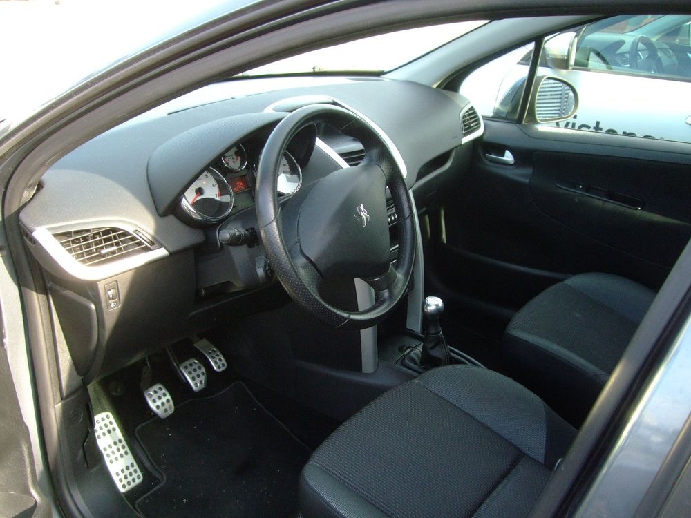 Peugeot Automobili: PEUGEOT 207 SW 1.4i 16 V KOMBI MIT MFK ALLES LESEN ! – Usato da Schachen b. Reute venduto da Dzestar 6