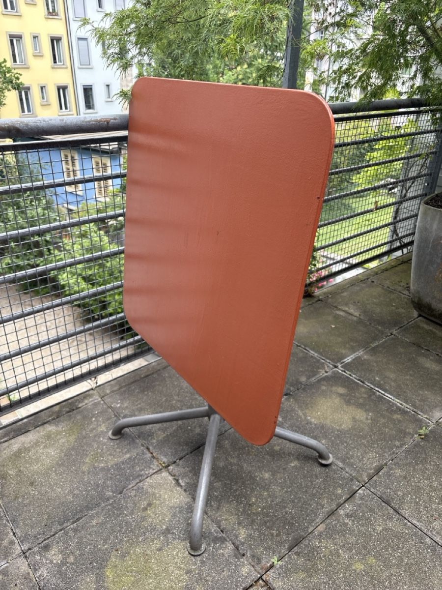 Tavoli: Gusseisen Tisch – Usato da Zürich venduto da winkandsmile