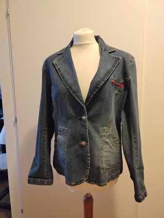 Veste en jean vintage, parfait pour le printemps! T42