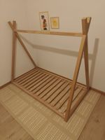 Lit tipi enfant en bois, très bon état!