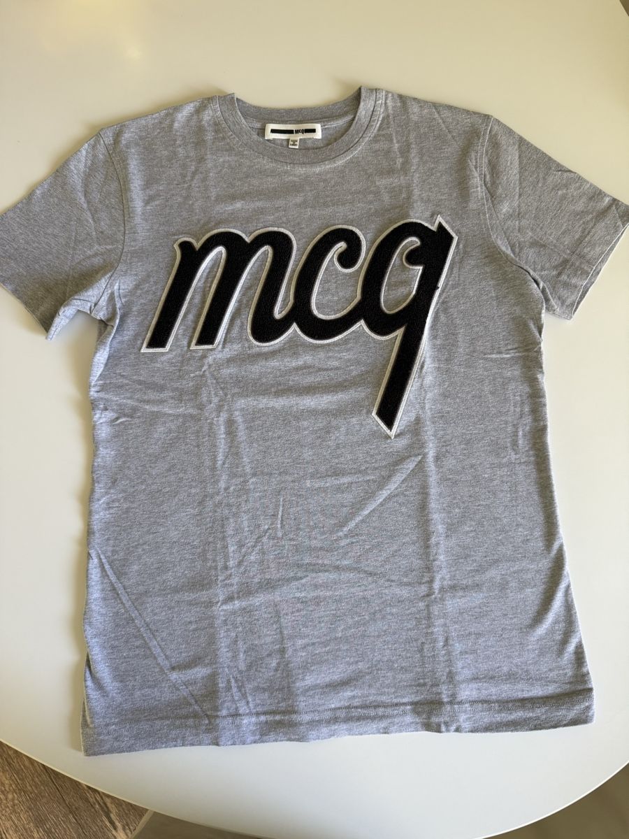 Alexander Mcqueen T-shirt: T-shirt Alexander McQueen – Nuovo (secondo la descrizione) da vesenaz venduto da Froggie1222
