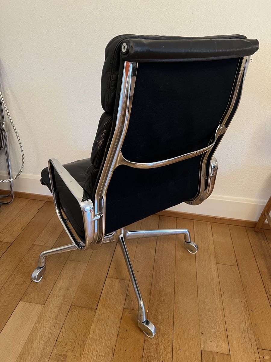 Eames Stühle: Eames Aluminium Chair EA 119 – Defekt aus Zürich von Leuzzeli 1
