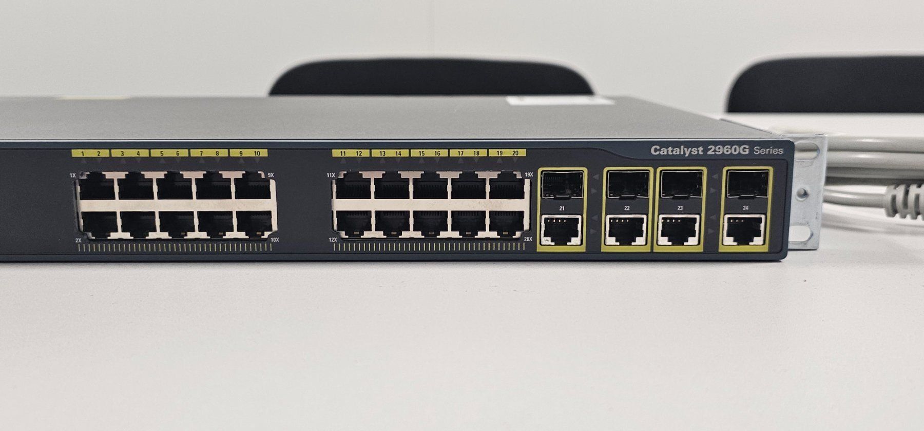 Cisco Hubs & Switches: Cisco 2960G - 24-Port Gigabit Ethernet Switch – D'occasion à Belp par Panther_ 1