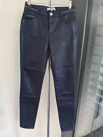 Pantaloni mai indossati 