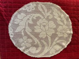 Tischdecke gehäkelt Handarbeit