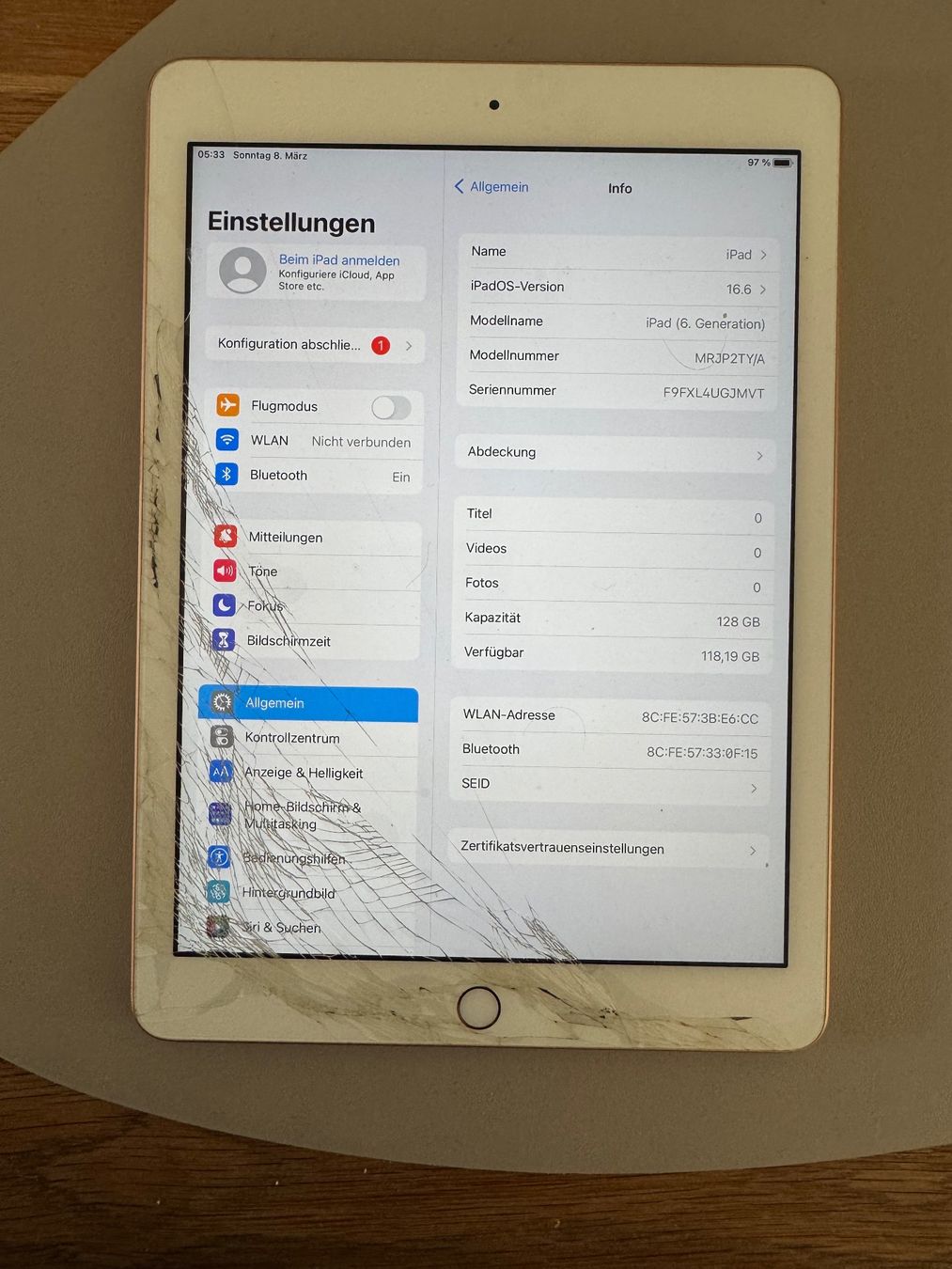 Apple Tablet PC: iPad 6 Generation – Defekt aus Adliswil von Busys 1