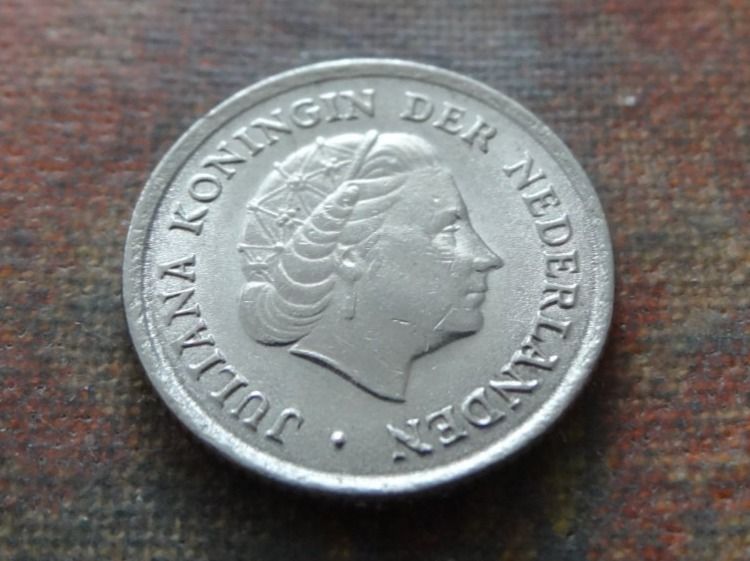 Tutti le monete: PAYS-BAS  Nederland  10  Cent  1965 – Usato da Romanel-sur-Lausanne venduto da Swift13 1