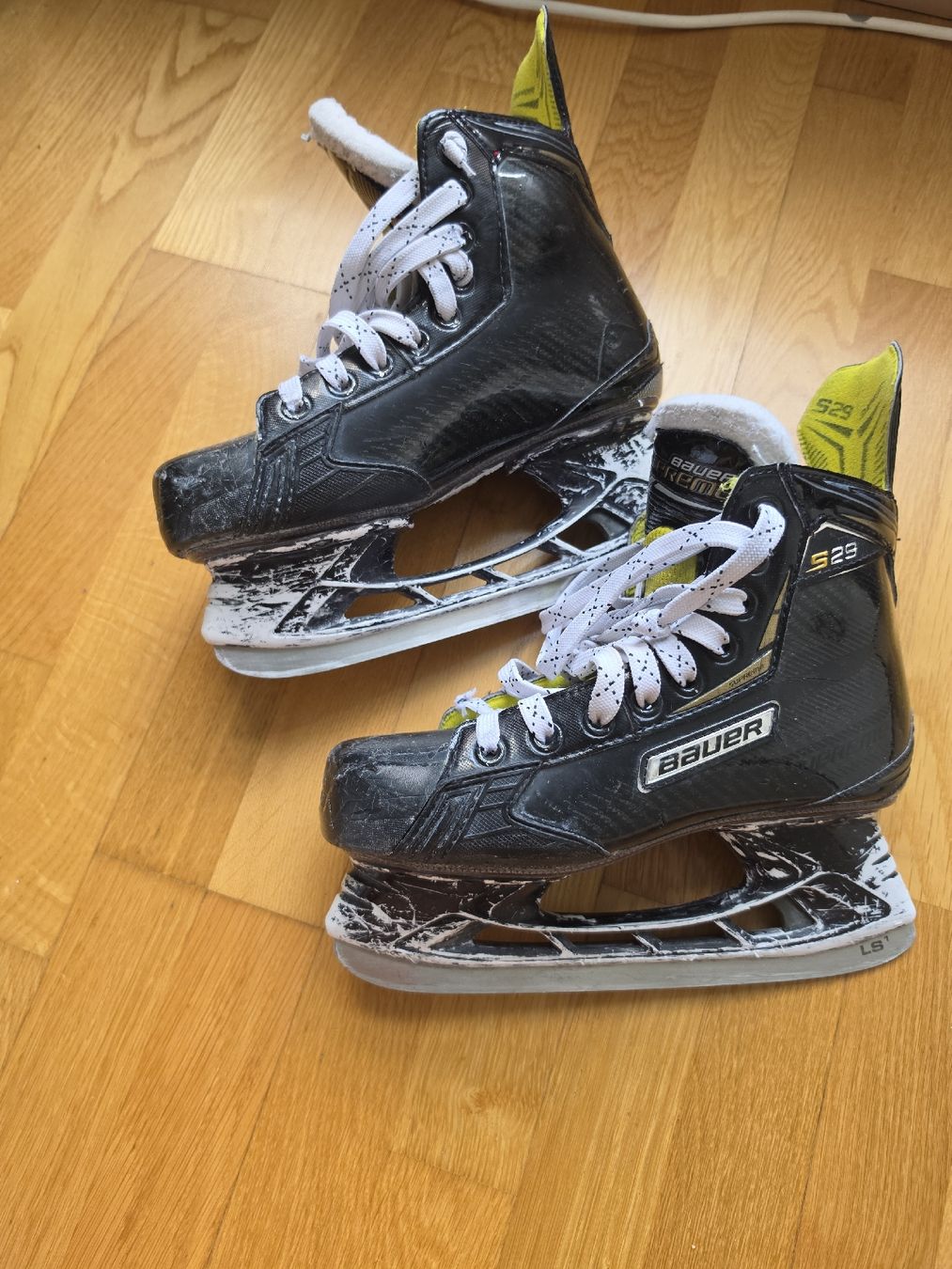 Bauer Schlittschuhe: Bauer Supreme S25 Schlittschuhe, 38 Winterspass! – Gebraucht aus Murten von vip_2j6r 1
