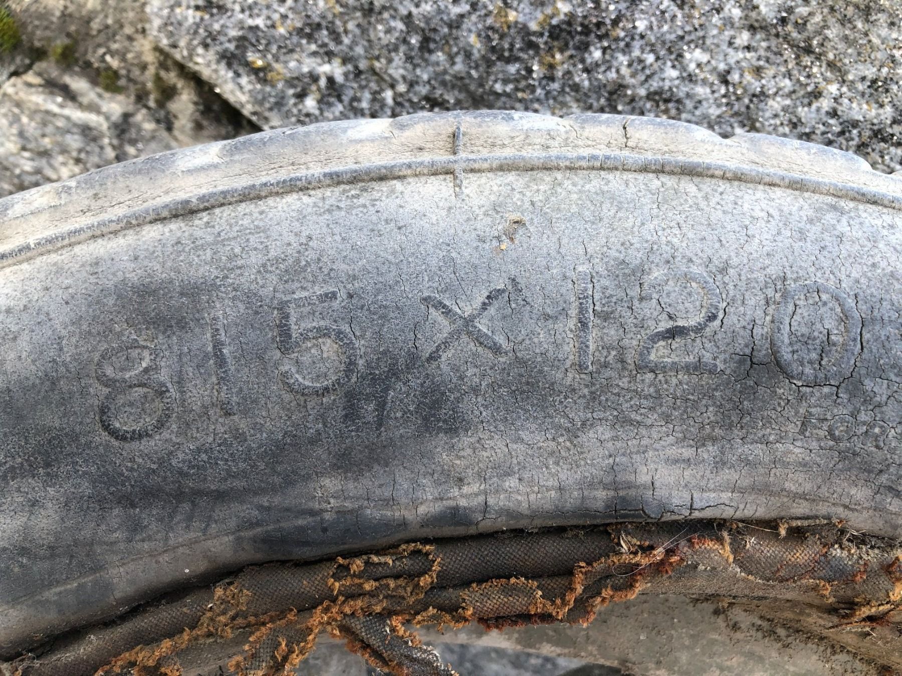 Pneus & Roues: Sehr altes Holzspeichenrad – D'occasion à Beinwil (Freiamt) par Zedel1923 2