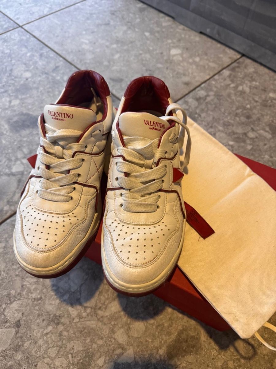 Valentino Scarpe da donna: Valentino Garavani Roman Stud leather Sneaker – Usato da Melide venduto da cla_g5fs 1