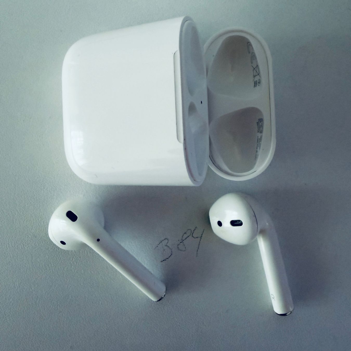 Apple Cuffie: Original Apple AirPods 2 Gen. Wireless Kopfhörer & Case – Usato da Basel venduto da MY.AIRPODS.SHOP 4