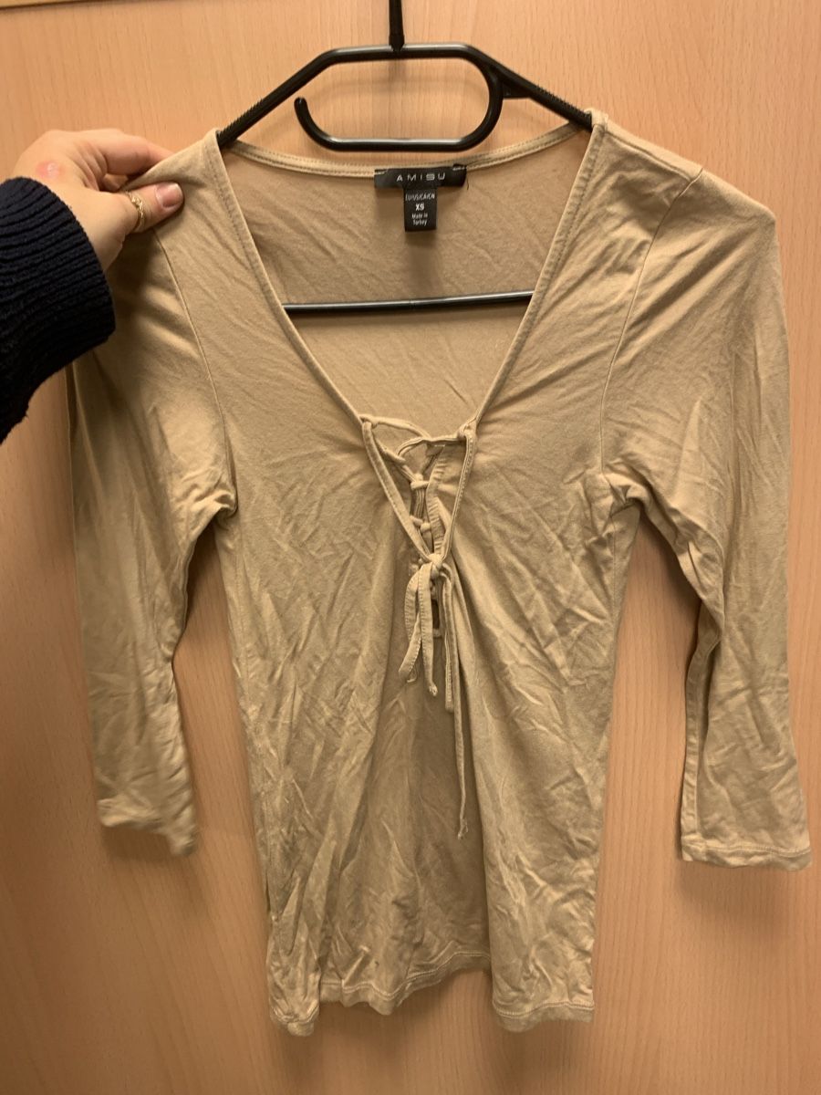 Camicette, T-shirt & Top: Joli haut beige – Nuovo (secondo la descrizione) da Montreux venduto da Iza_81199