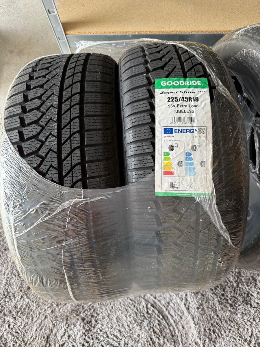 Pneumatici & Ruote complete: Goodride Zuper Snow 225/45R19 – Nuovo e nell'imballaggio originale da Zwingen venduto da Jjaanniiss
