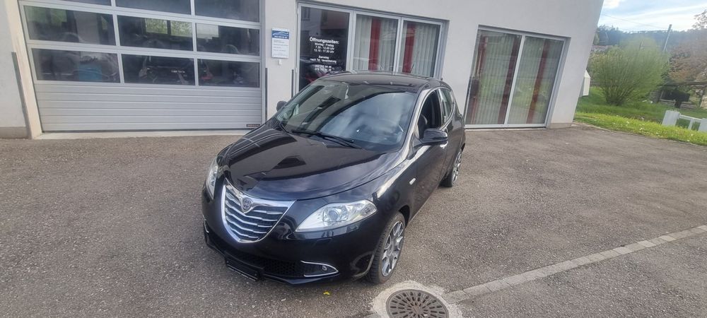 Lancia ypsilon