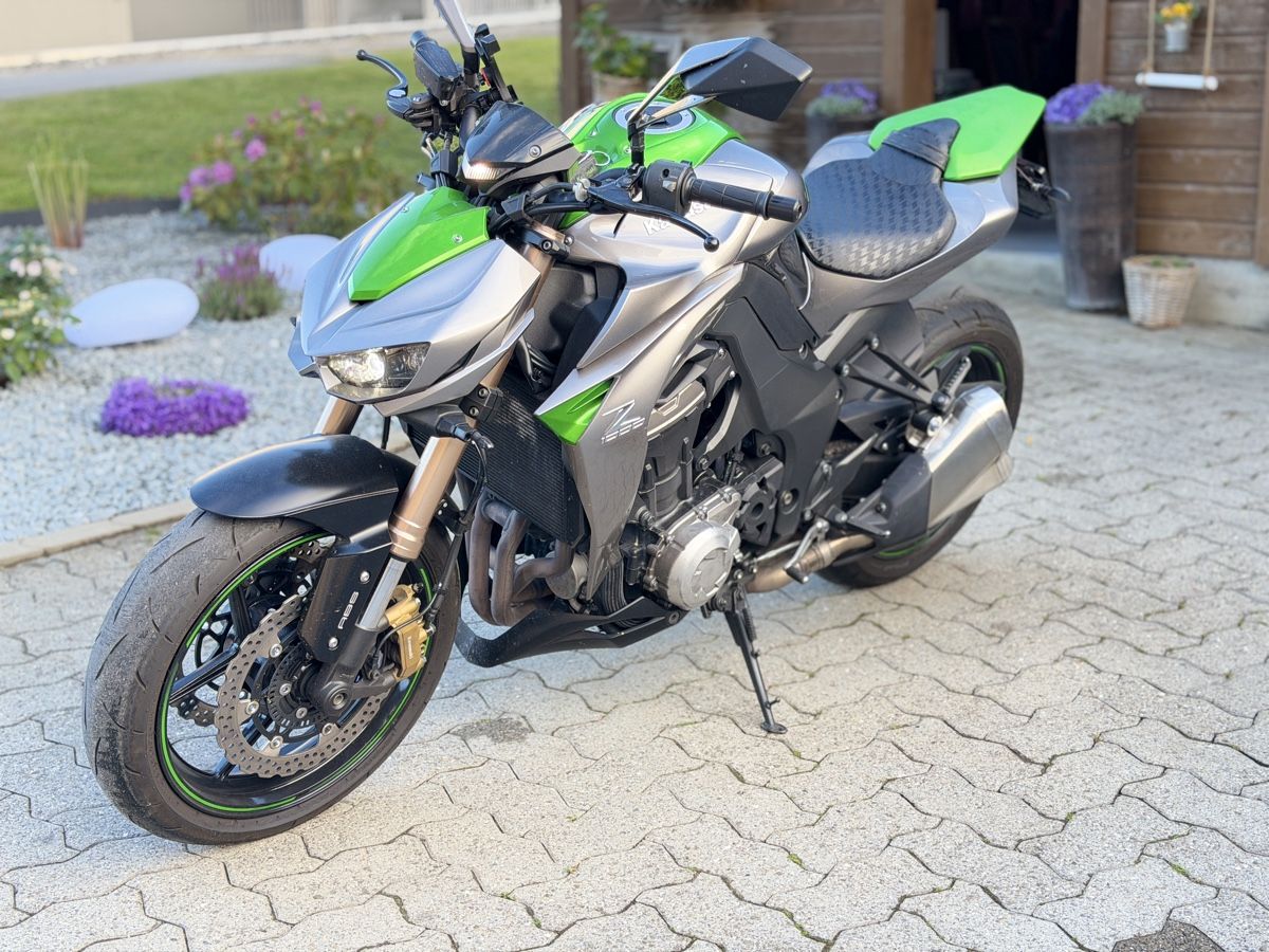 Kawasaki Strada: KAWASAKI Z1000 TOP ZUSTAND – Usato da Muhen venduto da Vito-Automobile