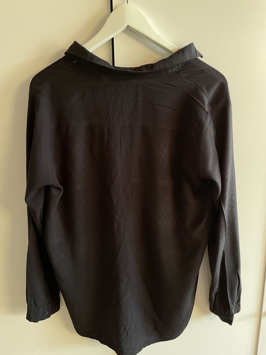 H&M Blusen: Schwarze Bluse Grösse 38 Divided – Gebraucht aus Münsingen von Secondhand89 2