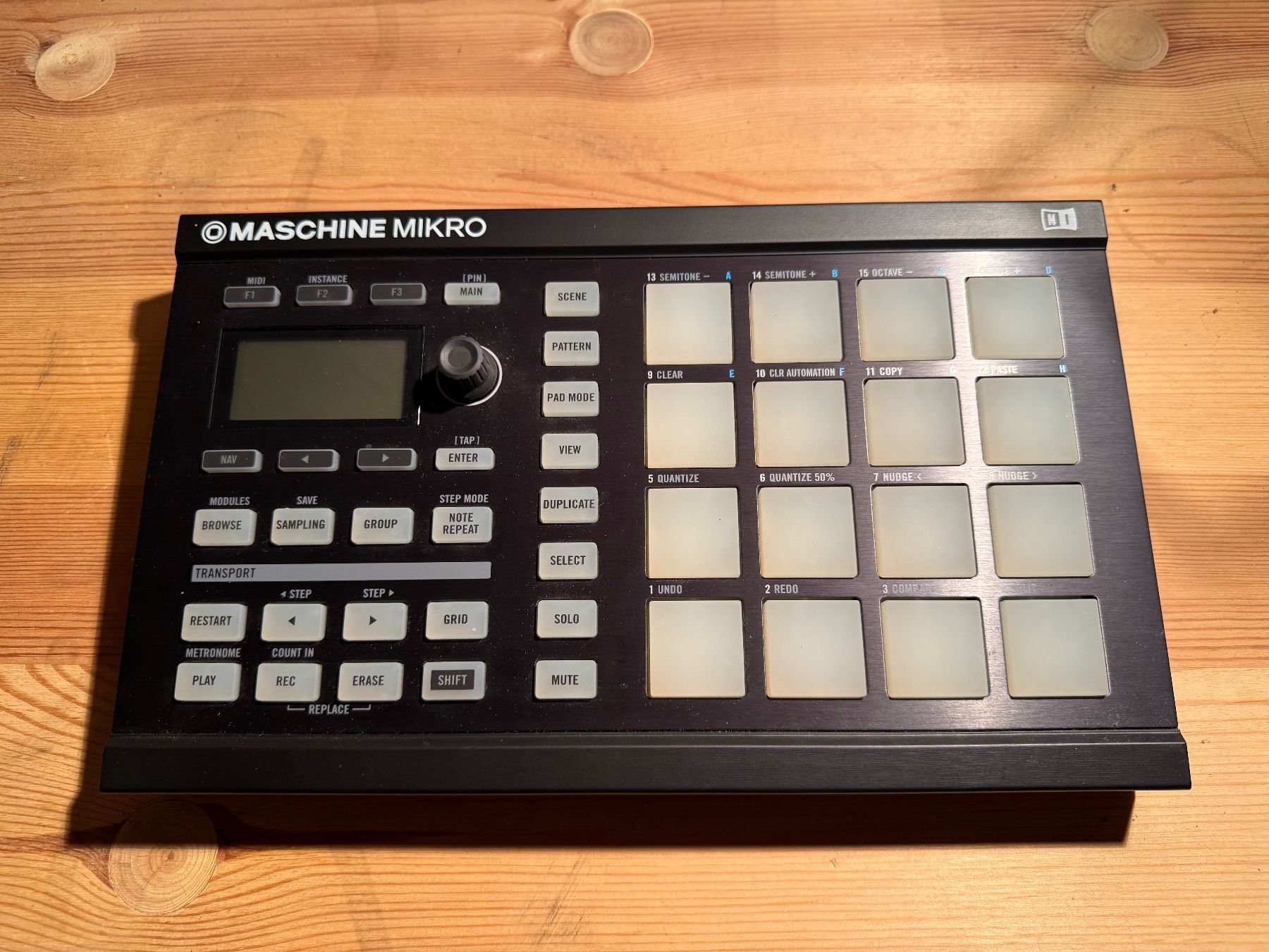 Native Instruments Musikinstrumente: Native Instruments Maschine Mikro MK1 – Gebraucht – Gebraucht aus lüscherz von Padawan12