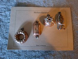 Ältere, Vintage Backförmchen von Dora Kuhn fürs Puppenhaus
