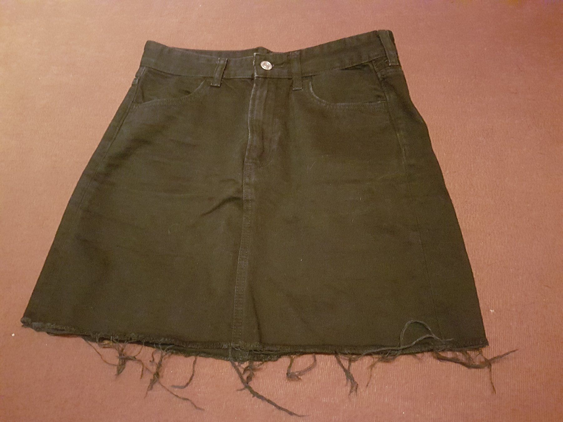 H&M Gonne: Jupe noire taille 36 marque H&M – Usato da Villiers venduto da san_jn5w