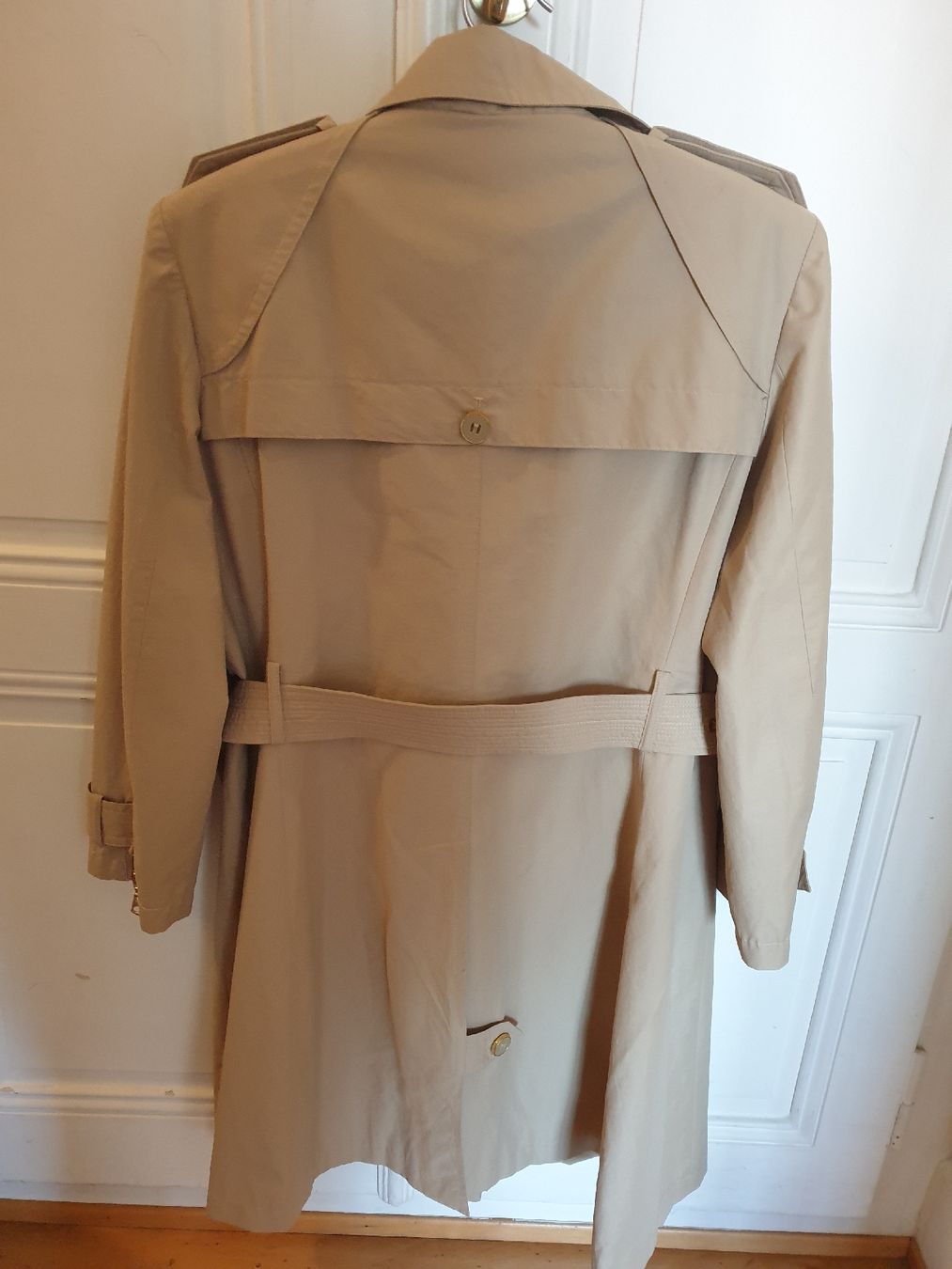 Cappotti: Imperméable – Nuovo (secondo la descrizione) da Genève venduto da put_29m9