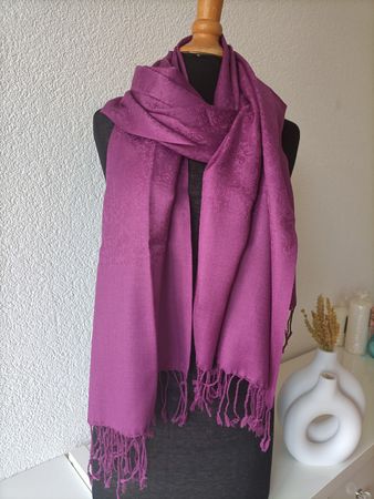 Écharpe. en 100% cachemire violette, parfaite pour l'hiver n