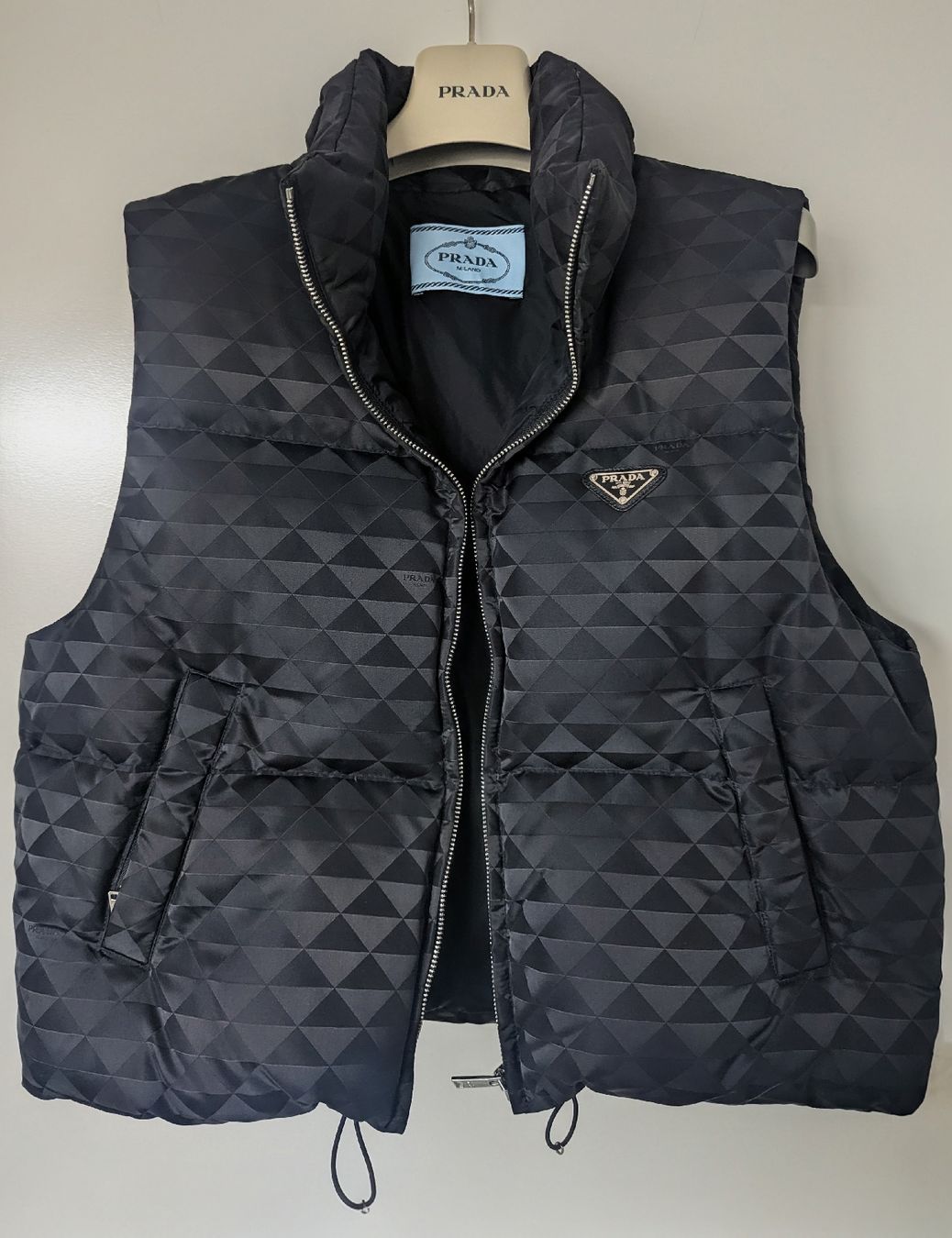 Prada Gilets & Westen: Prada Daunenweste schwarz / Grösse 38 – Gebraucht aus Basel von katrin984