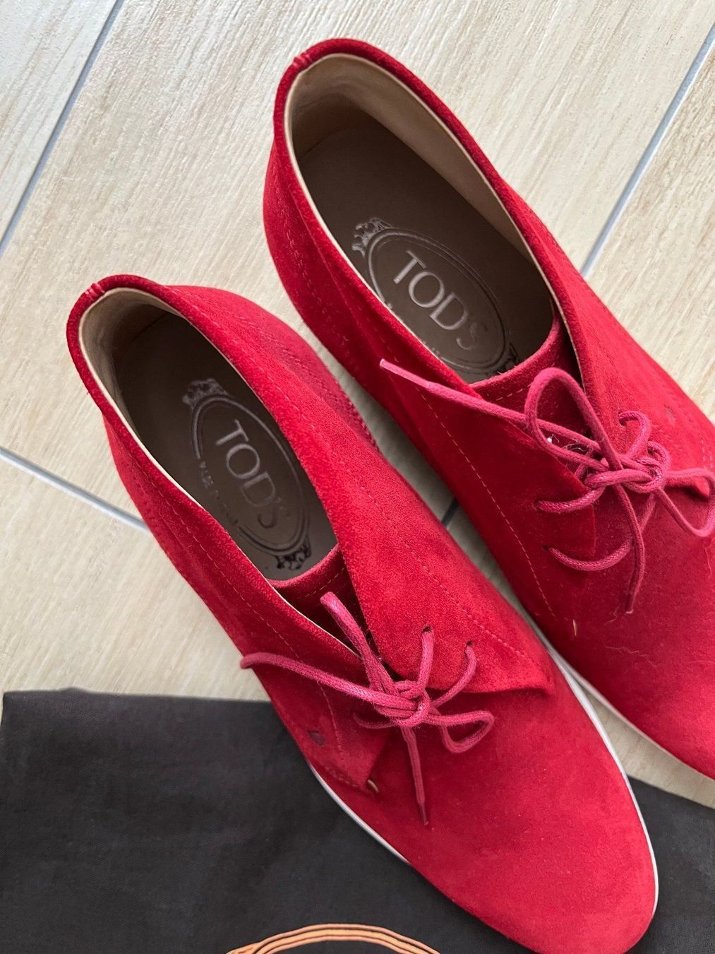 Tod'S Scarpe da uomo: Chaussures TOD'S en cuir rouge – Nuovo (secondo la descrizione) da La conversion venduto da Repio 1