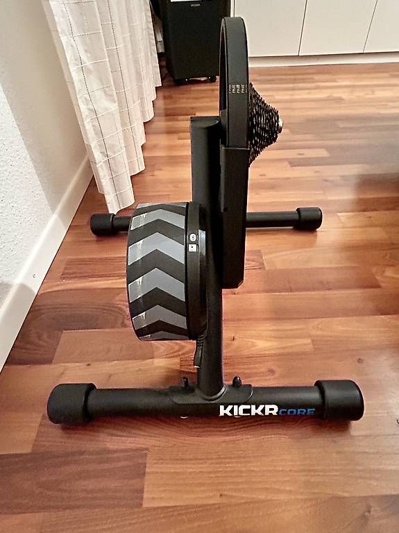 Hometrainer: Wahoo Kickt Core Rollentrainer – Usato da Unterägeri venduto da stooony 1