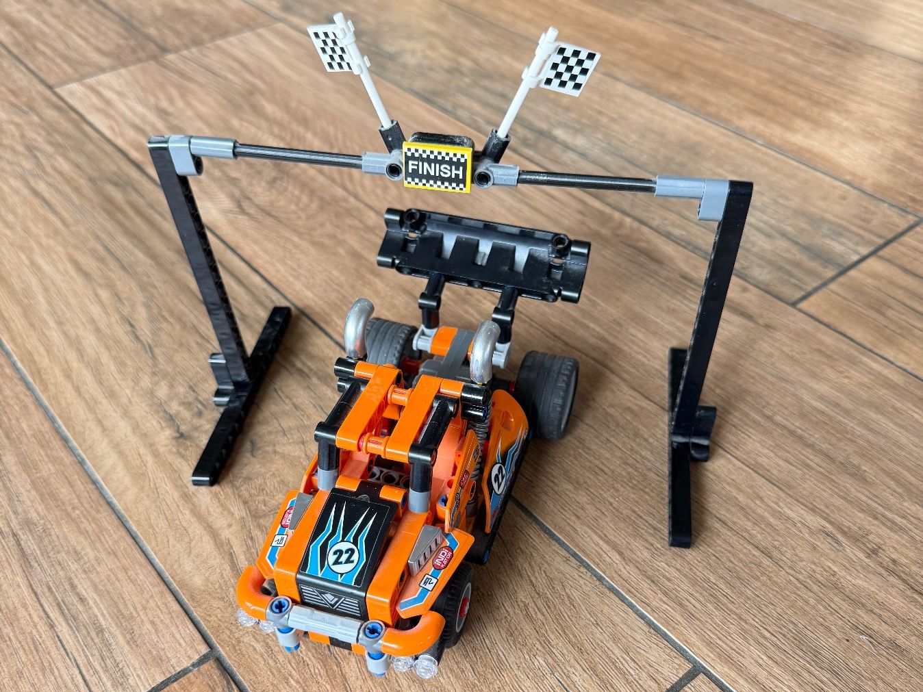 Lego Jouets: Lego Technic Race Truck Pull back – D'occasion à Scharnachtal par Annanass