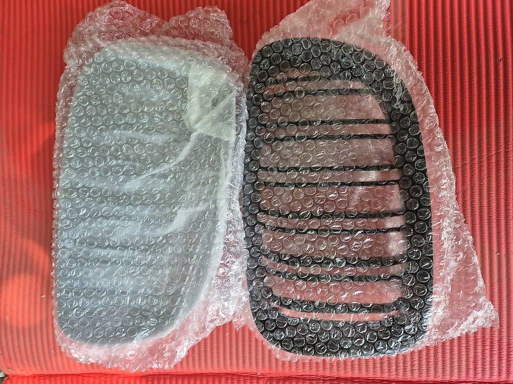 BMW Tutti pezzi di ricambio auto: Front Nieren 1er bmw – Usato da Buttisholz venduto da gaz_n2xy 1
